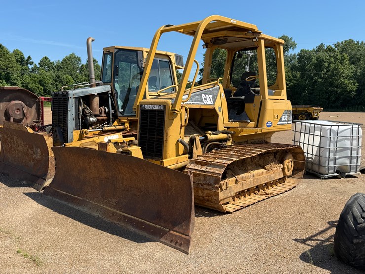 caterpillar-d3g-lgp-image-1