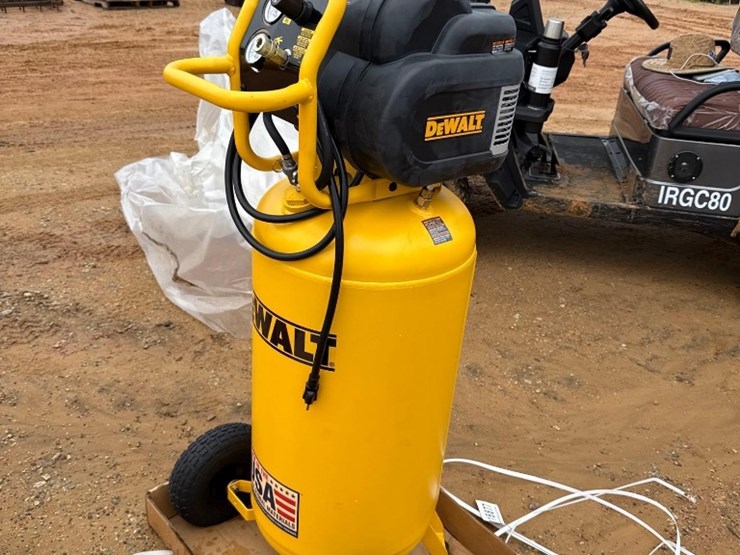 2178---dewalt-200-psi-air-compressor-image-5