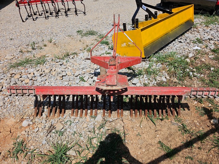 #20732-•-72"-rock-rake-image-4