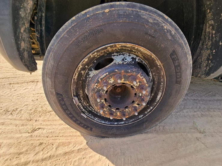 2018-dodge-ram-5500-image-34