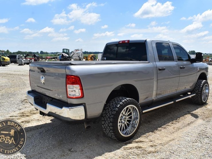 2024-ram-3500-hd-image-23