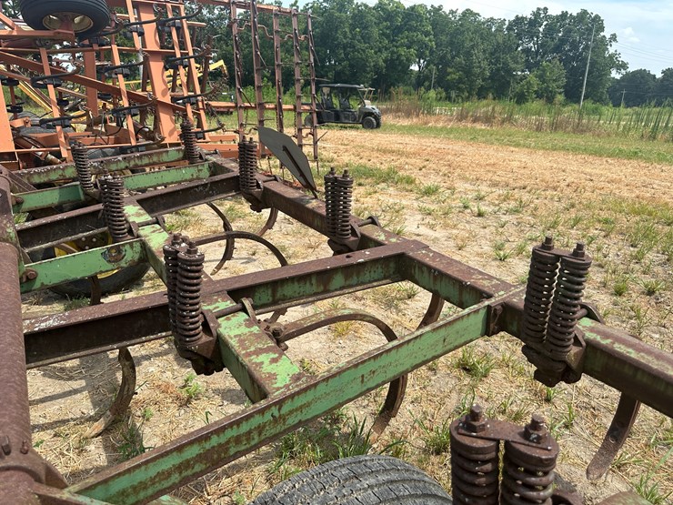 john-deere-100-image-20