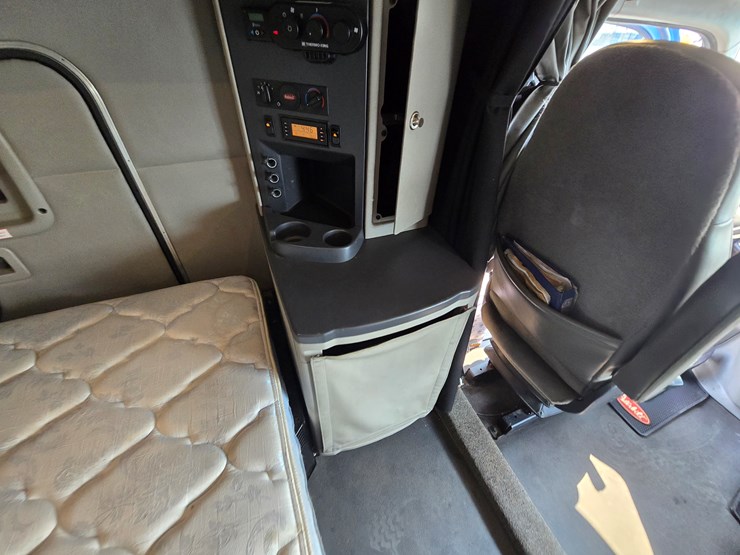 2019-peterbilt-579-image-85