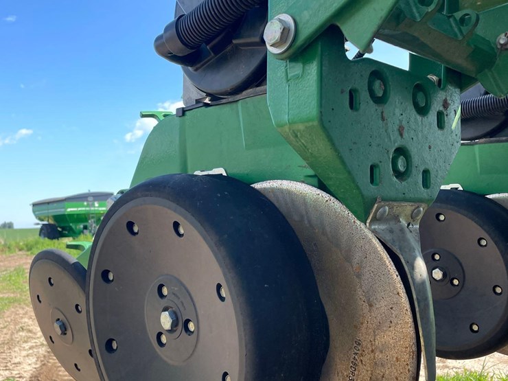 2012-john-deere-1790-image-65