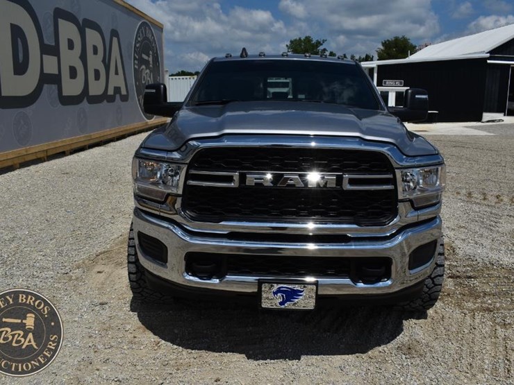 2024-ram-3500-hd-image-33