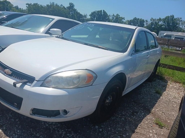 2014-chevrolet-impala-limited-inop-police-image-1