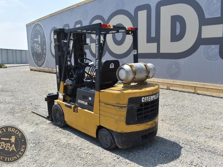 1996-caterpillar-gc30-image-7