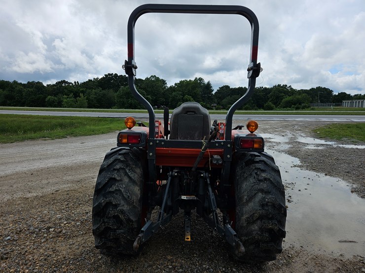 #20866-•-2008-kubota-l3240-tractor-image-8