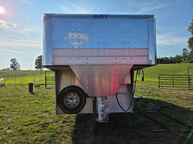 2017-8'x24'-eby-aluminum-livestock-trailer-image-2