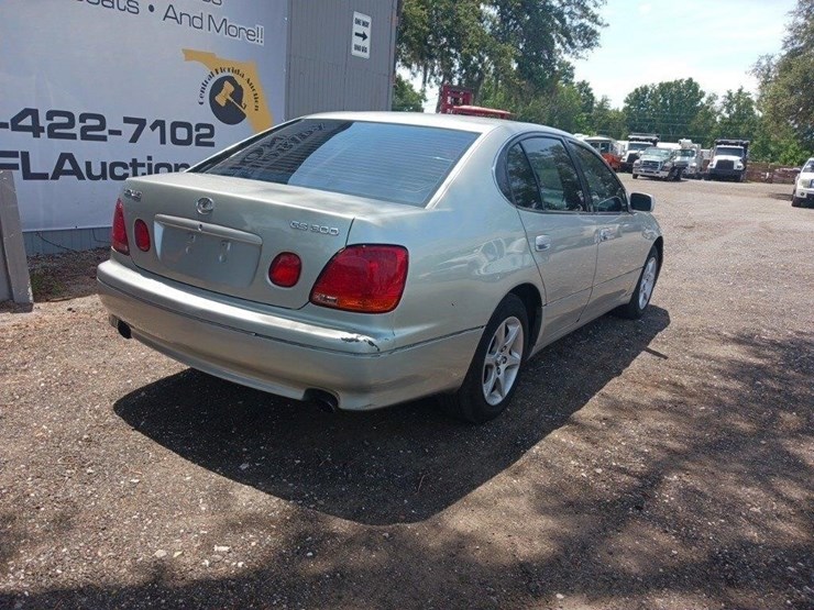 2001-lexus-gs-300-runs/moves-base-image-8