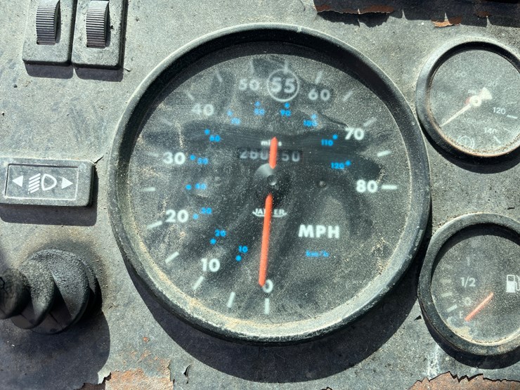#21657-•-1984-mack-truck-image-17