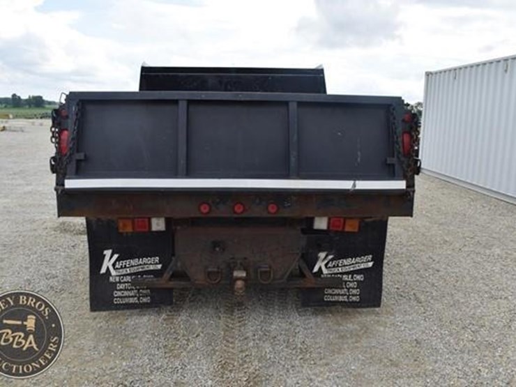 2005-chevrolet-3500-image-17