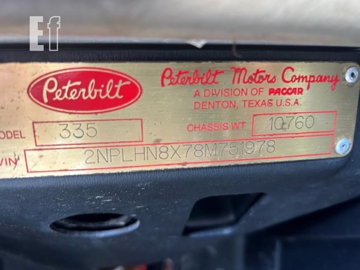 2008-peterbilt-335-image-36