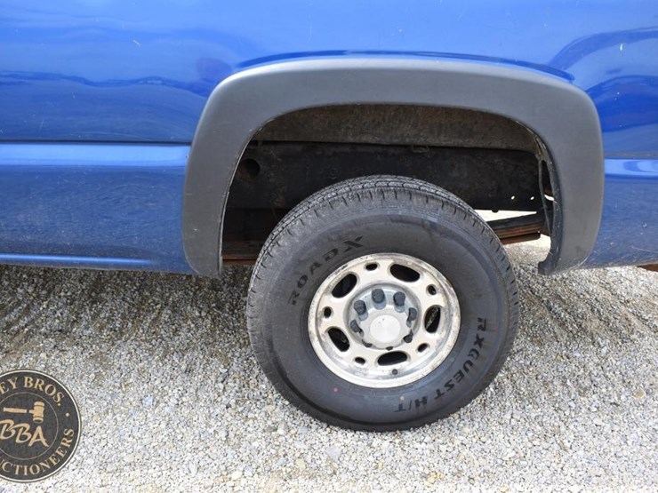2003-chevrolet-silverado-2500-image-19
