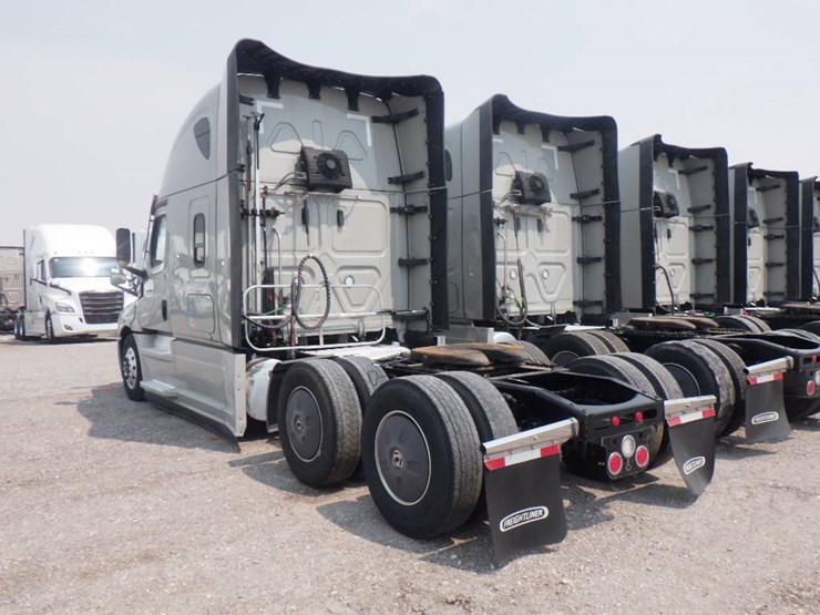 2024-freightliner-cascadia-126-image-7