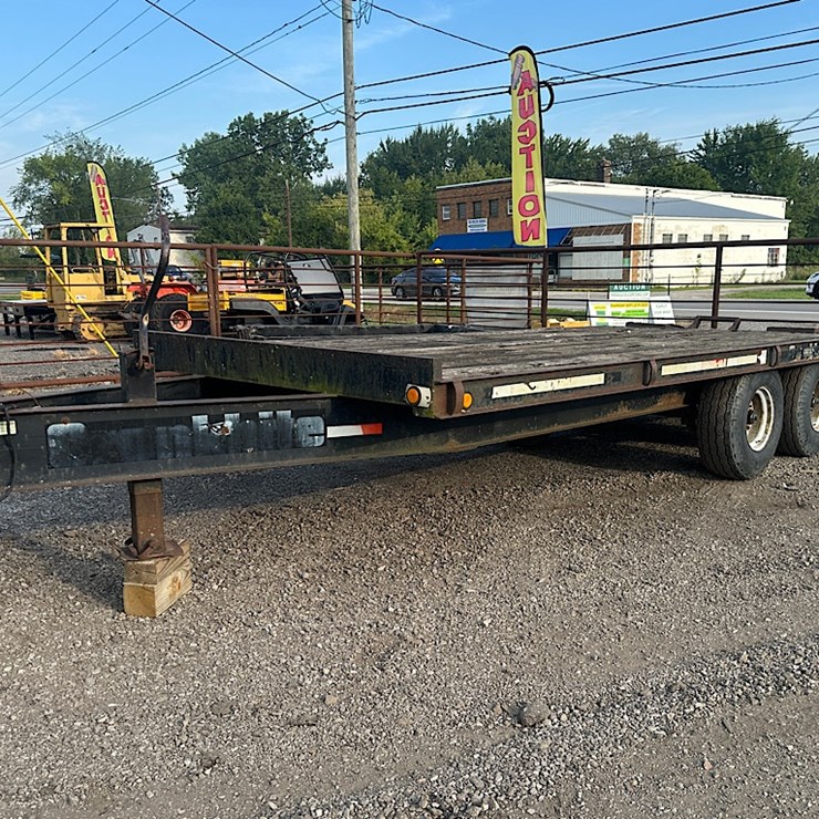 1996 CRONKHITE EQUIPMENT TRAILER