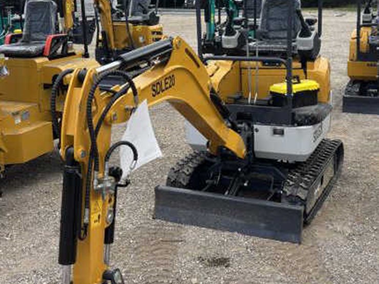 #3-•-yanmar-engine-excavator---model-sdle20-image-1