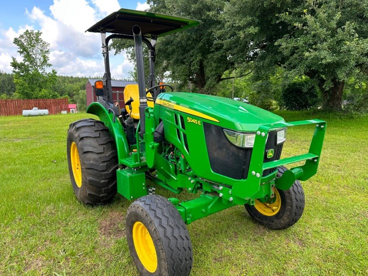 2021-john-deere-5045e-image-4