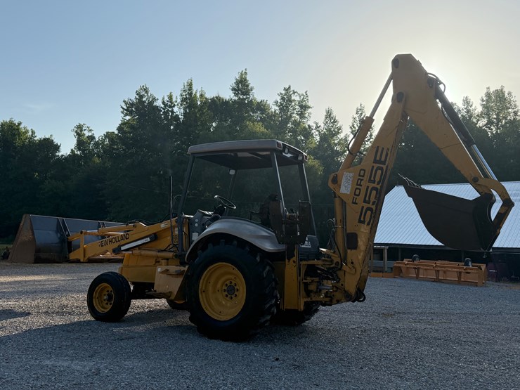 new-holland-555e-image-6