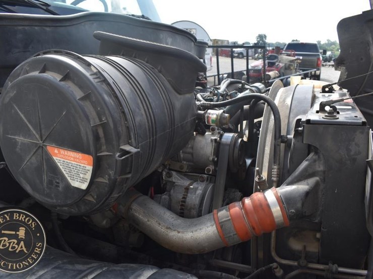 2006-international-durastar-4300-image-33