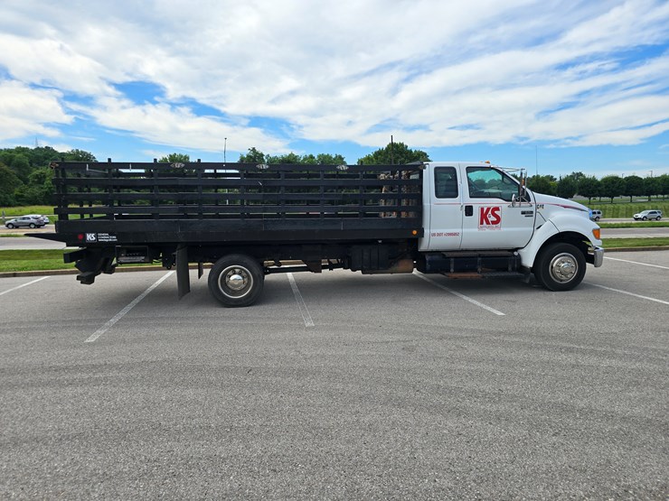 2004-ford-f650-image-33
