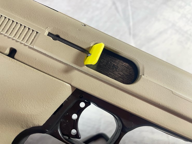 #4377-•-hi-point-p9-9mm-luger-pistol,-sn:-p10189690-image-10