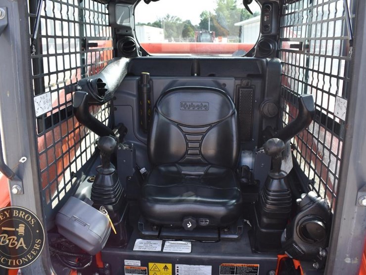2020-kubota-ssv65-image-40