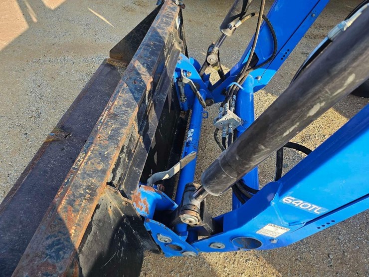 new-holland-tl100a-image-6