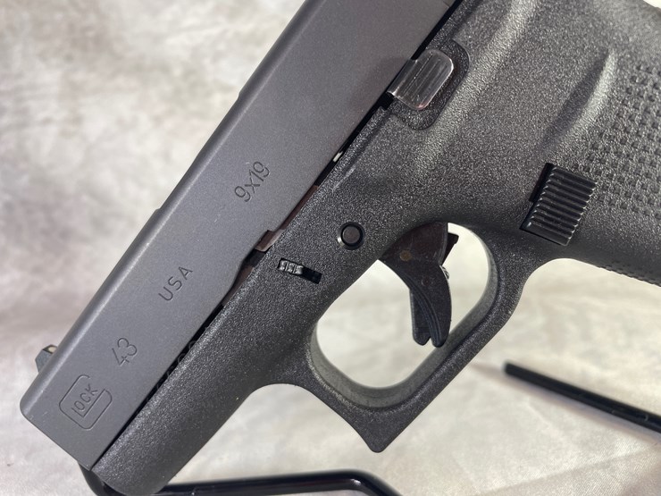 #4389-•-glock-model-43-9mm-luger-pistol,-sn:-aewk121-image-17