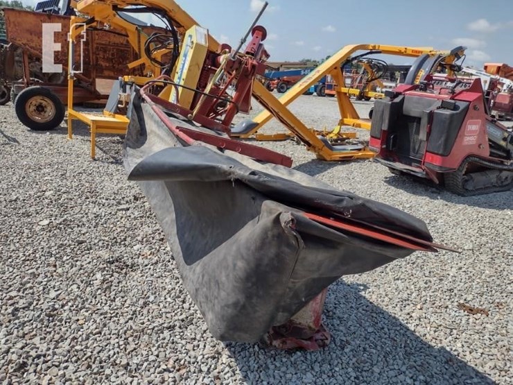 2013-new-holland-h6740-image-3