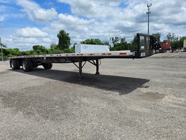 2015-great-dane-48'-x-102"-image-58