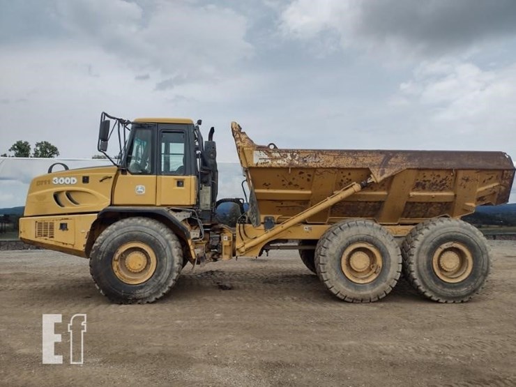 deere-300d-image-1