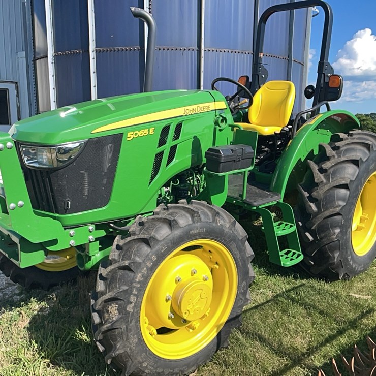 2019 JOHN DEERE 5065E