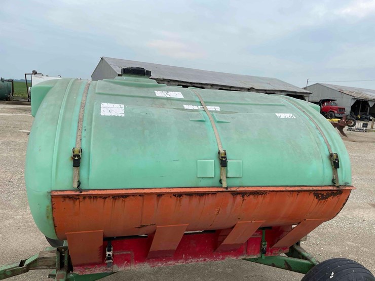 1000-gallon-poly-tank-w/-metal-cradle-image-5