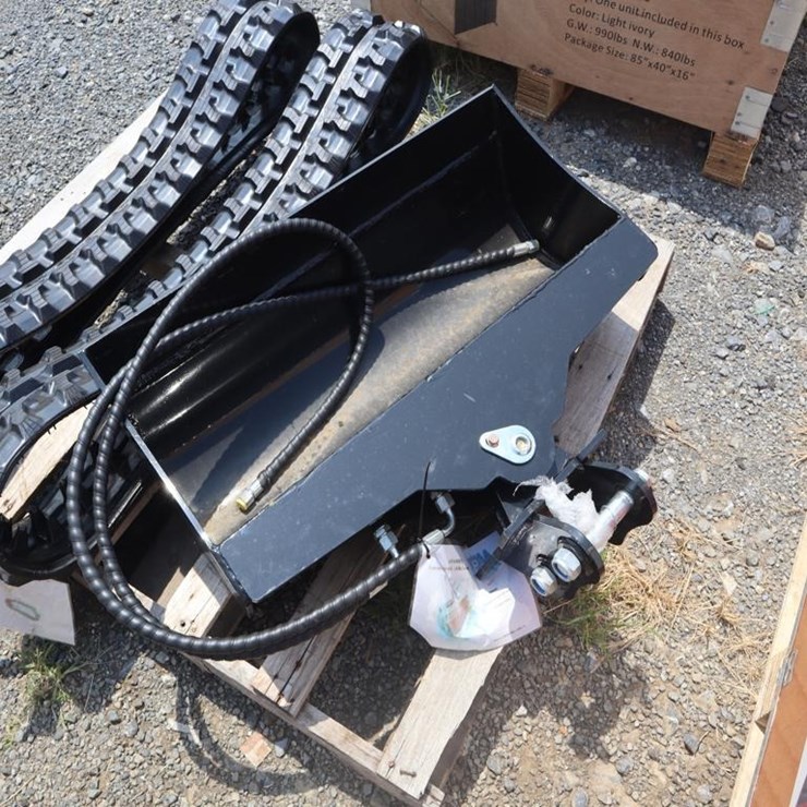 TPM 32" Hydraulic Tilt Bucket