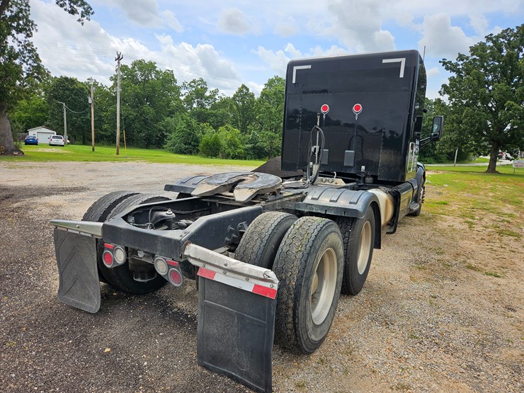 2018-peterbilt-579-image-21
