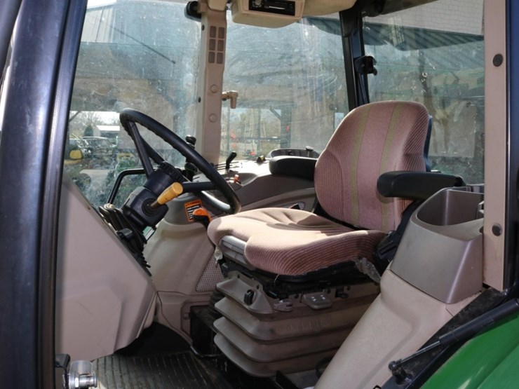 john-deere-6105e-image-17