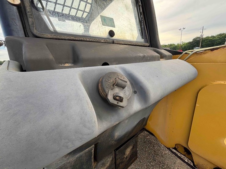 caterpillar-th407c-image-45