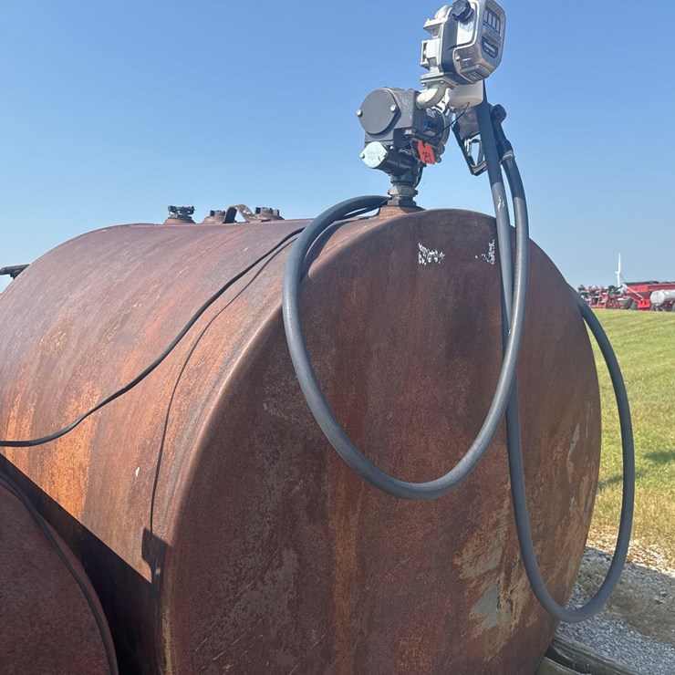 Tag #251, 1000 gal skid fuel tank