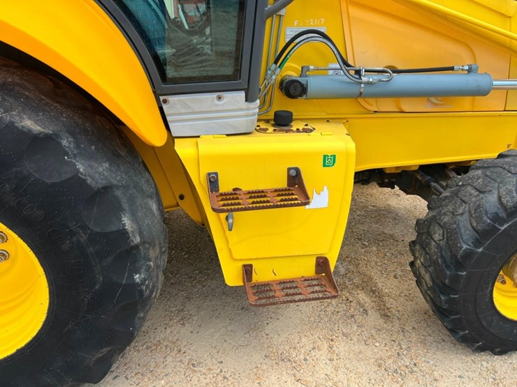2008-new-holland-b110-image-21