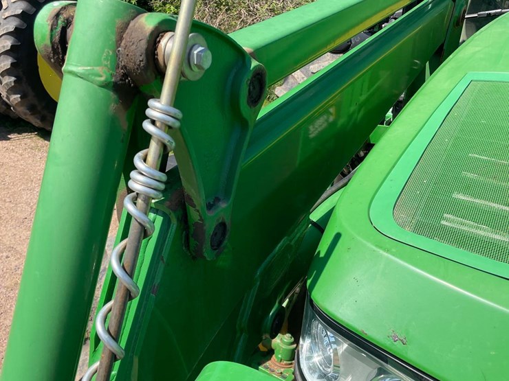 2014-john-deere-6210r-image-49