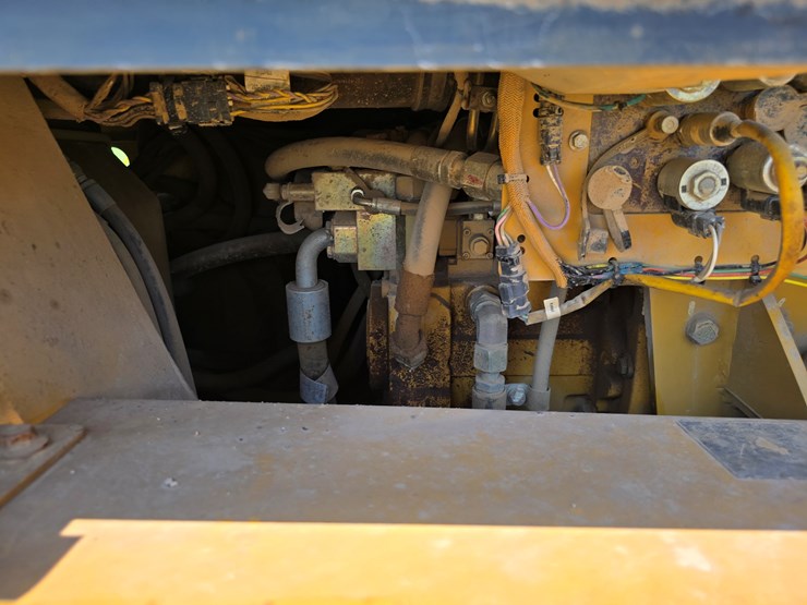 2005-caterpillar-953c-image-113