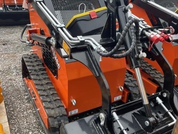 new-mms-skid-steer-loader-image-1
