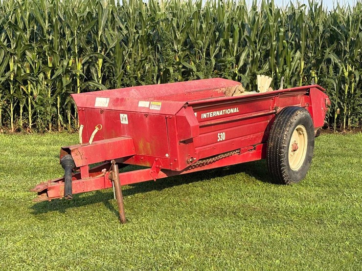 ih-530-single-axle-manure-spreader-image-4