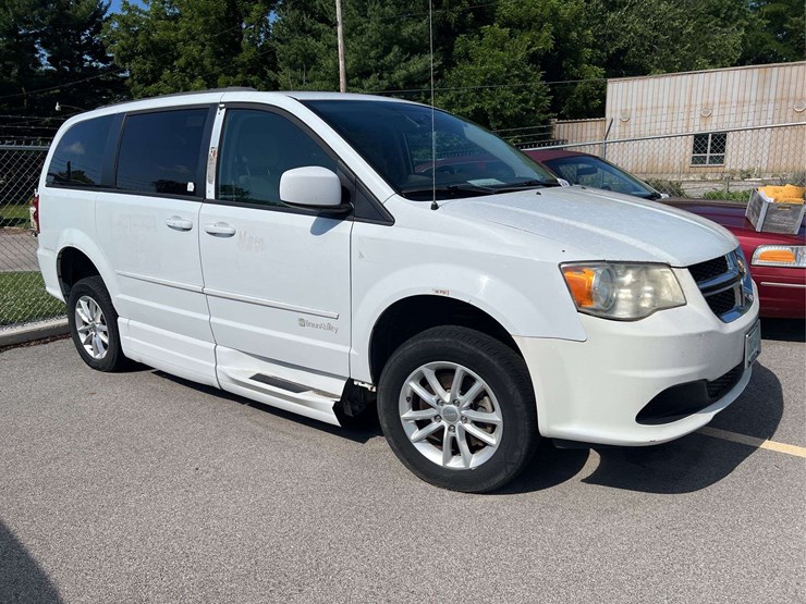 2014-dodge-grand-caravan-image-1