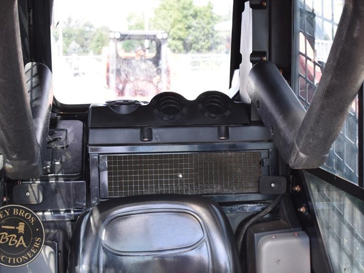 2017-takeuchi-ts50v-image-47