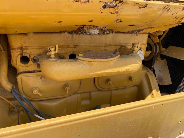 caterpillar-15-ag-crawler-image-21