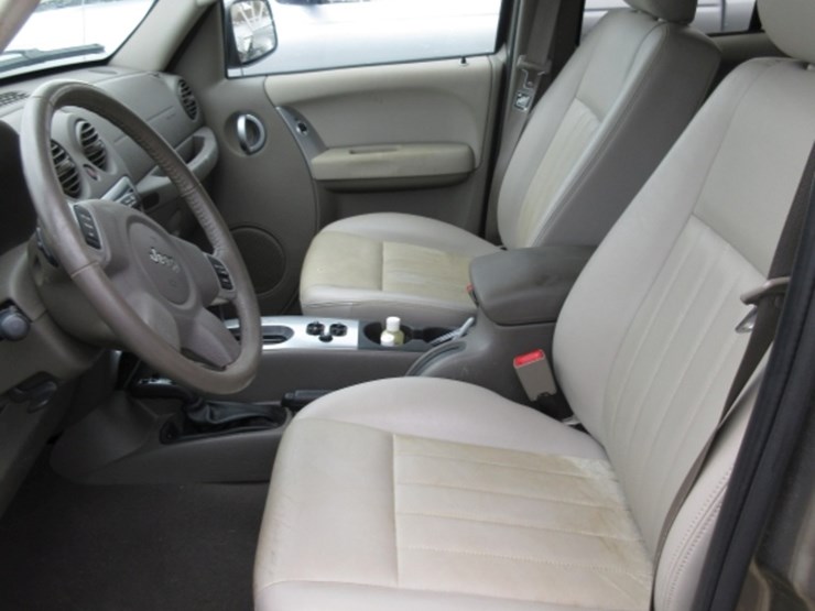 2007-jeep-liberty-image-4