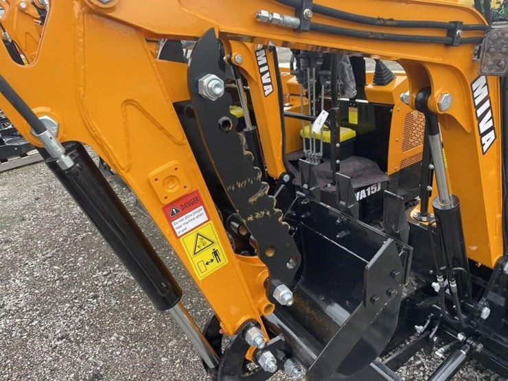new-miva-mini-excavator-6.6t-image-9
