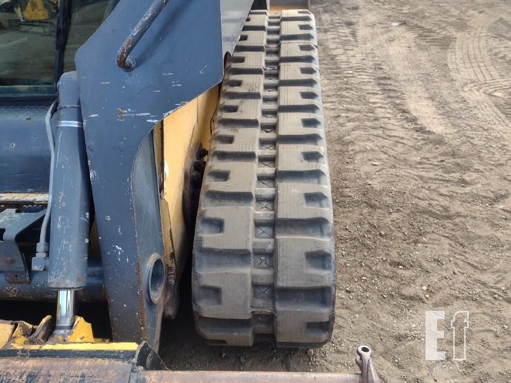 deere-323d-image-26